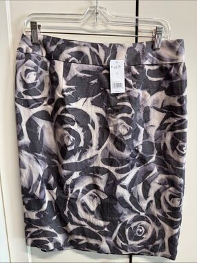 Banana Republic Black & White Rose-Print Pencil Skirt
